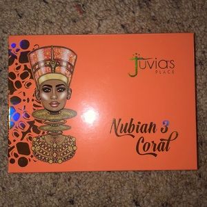 Juvias place Nubian 3 Coral palette